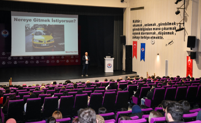 BÜYÜKŞEHİR BELEDİYESİ'NDEN ÜNİVERSİTE ADAYLARINA DESTEK SEMİNERİ